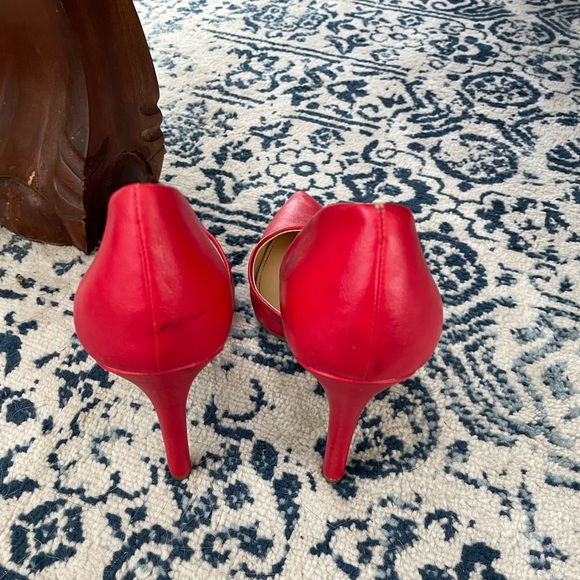 BEAUTIFUL Red Heels *ONLY WORN ONCE* - Picture 4 of 4